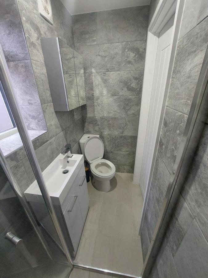 New, Stylish Studio Flat With Private Patio And Free On-Street Parking Check Out At 11Am Bournemouth Eksteriør bilde
