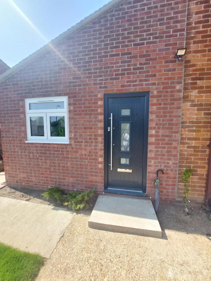 New, Stylish Studio Flat With Private Patio And Free On-Street Parking Check Out At 11Am Bournemouth Eksteriør bilde