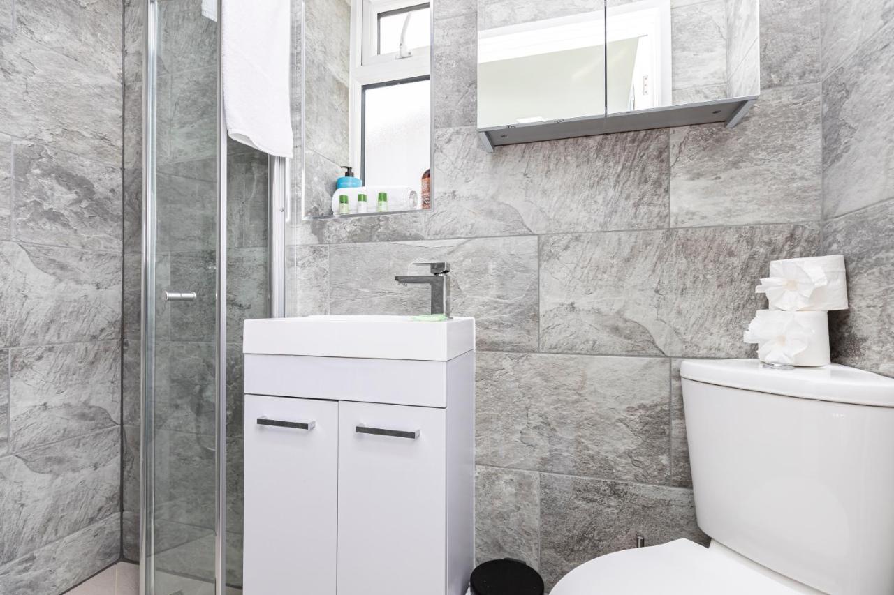 New, Stylish Studio Flat With Private Patio And Free On-Street Parking Check Out At 11Am Bournemouth Eksteriør bilde