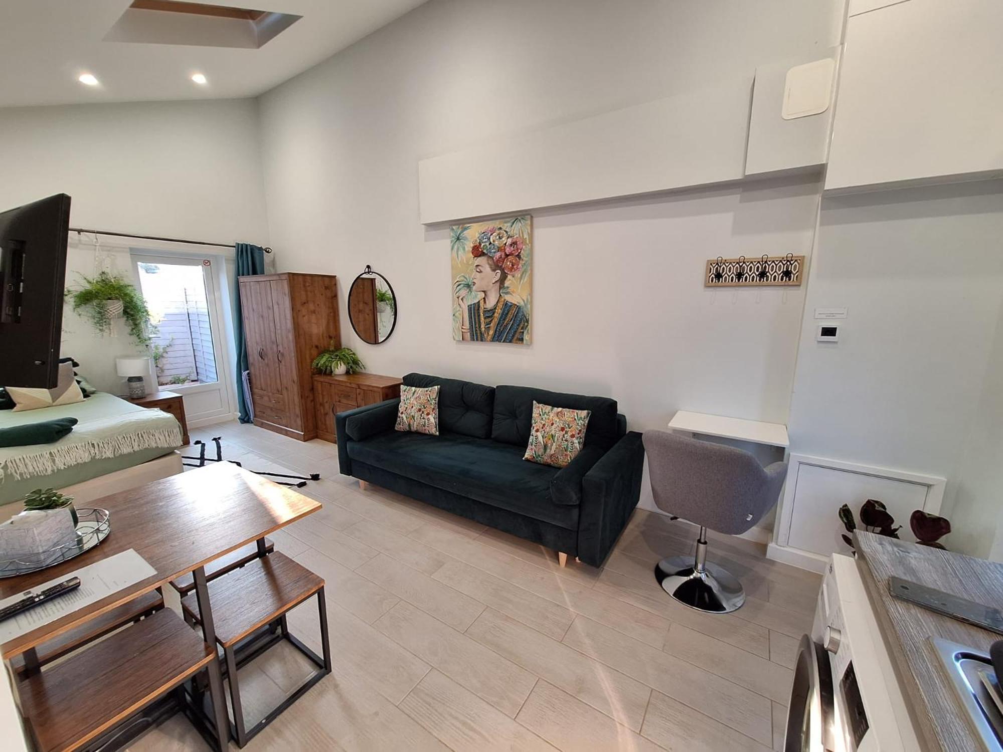 New, Stylish Studio Flat With Private Patio And Free On-Street Parking Check Out At 11Am Bournemouth Eksteriør bilde