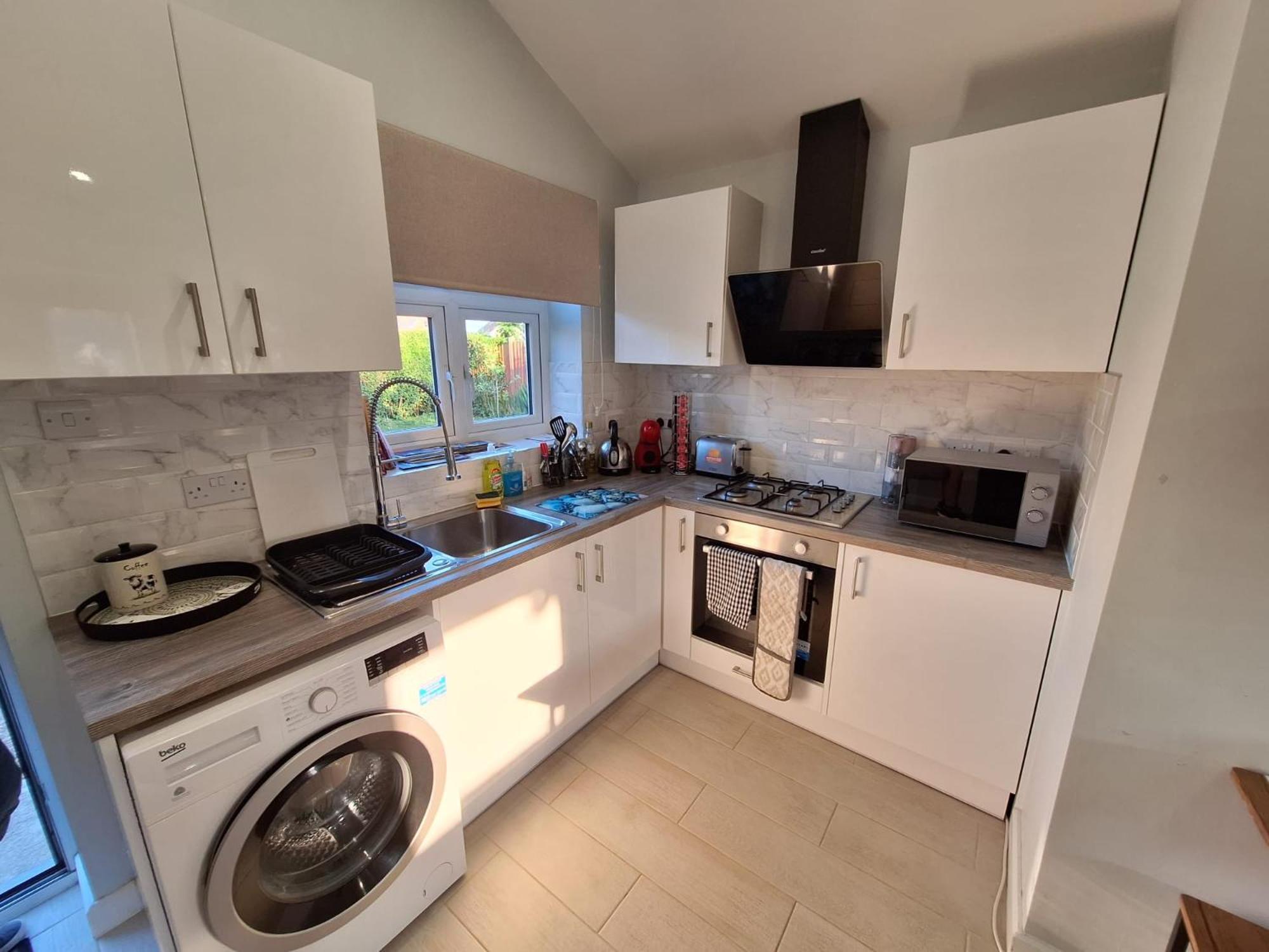 New, Stylish Studio Flat With Private Patio And Free On-Street Parking Check Out At 11Am Bournemouth Eksteriør bilde